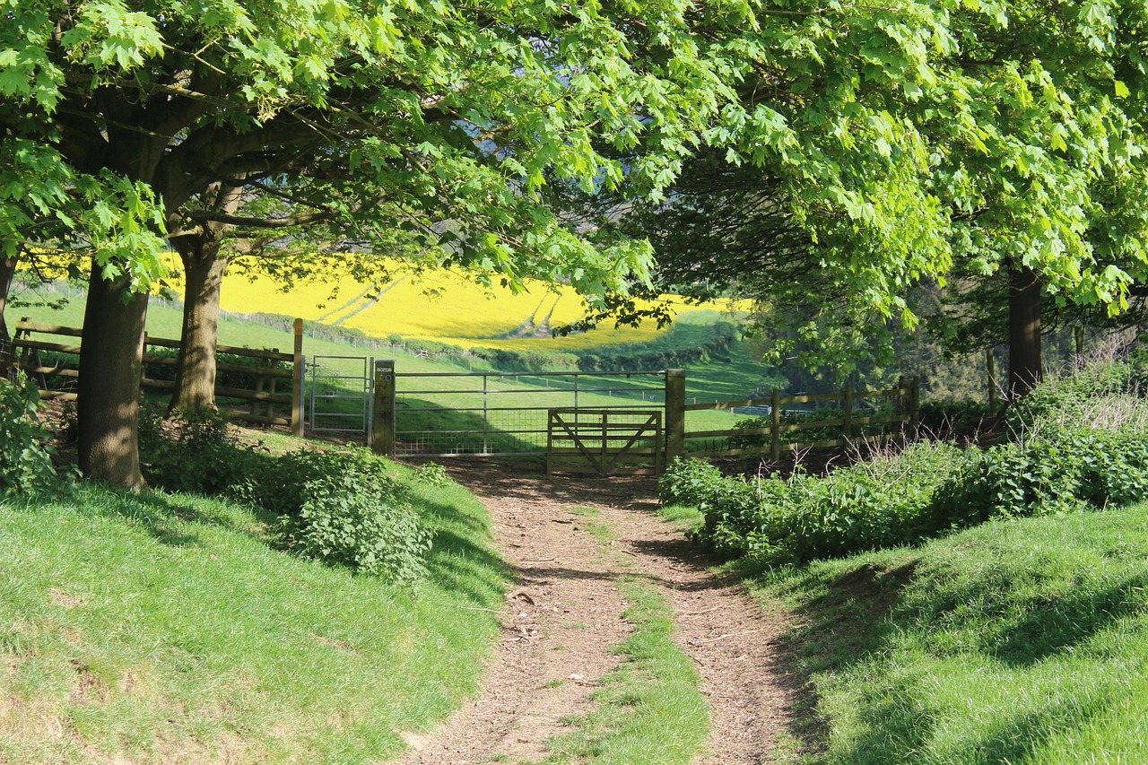 Are There Any Famous People From The Cotswolds?