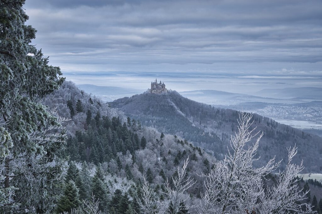 Are There Castles In The Cotswolds?