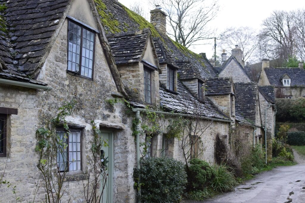 Are There Guided Tours Of The Cotswolds?